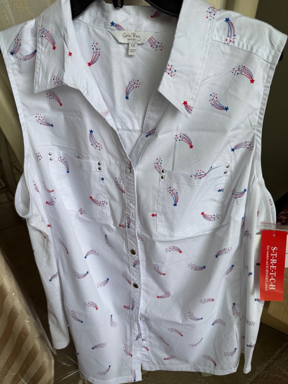 Coral Bay White Sleeveless Button-Front Top with Red & Blue Star Trail Print